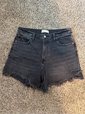 ⚡️Abercrombie & Fitch Black Distressed Denim- The Dad Short High Rise